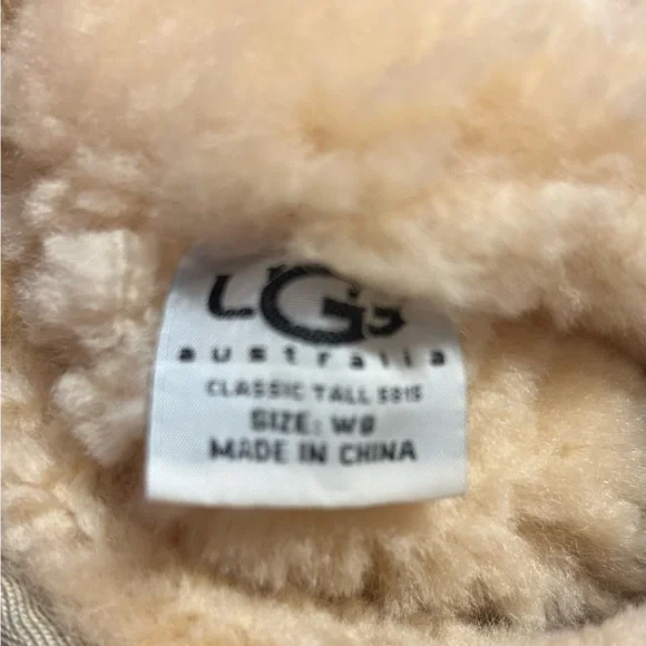 UGG Classic Tall boots in women’s 8 - Picture 11 of 13